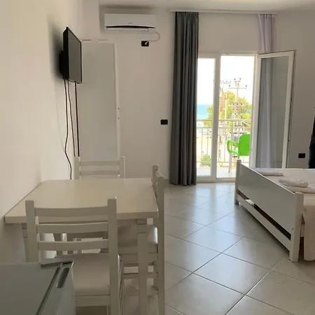 Hotel Sunny Breeze Shëngjin