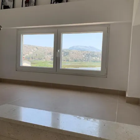 Hotel Sunny Breeze Shëngjin