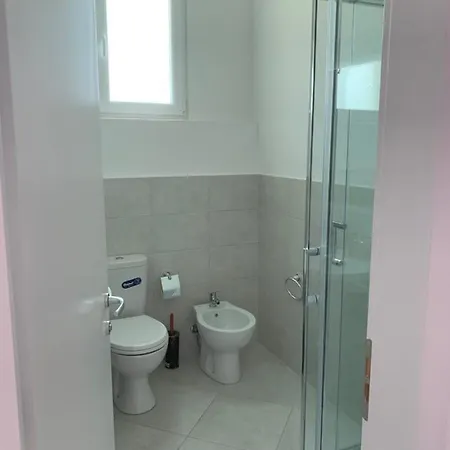 Sunny Breeze Shëngjin