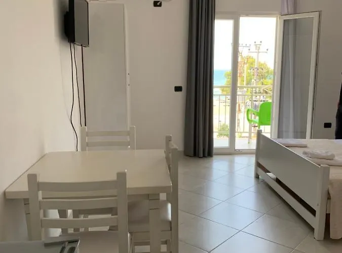 Hotel Sunny Breeze Shëngjin