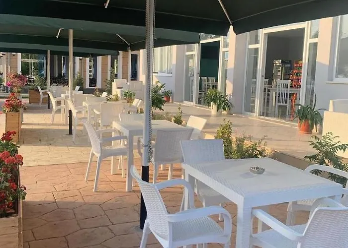 Sunny Breeze Hotel Shëngjin