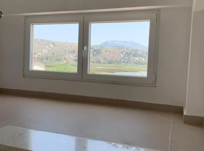 Hotel Sunny Breeze Shëngjin