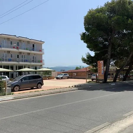 Sunny Breeze Hotel